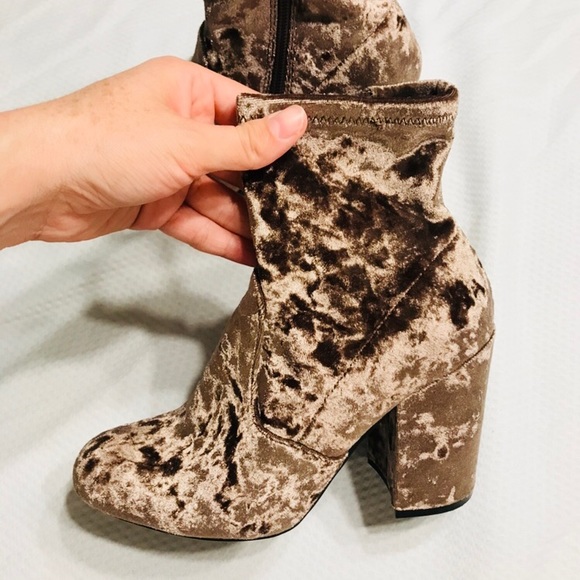 Steve Madden gaze velvet boots - Picture 5 of 9